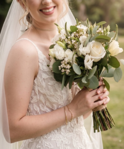 Bouquet de novia romantica - Rosas, lisianthus, Ostia